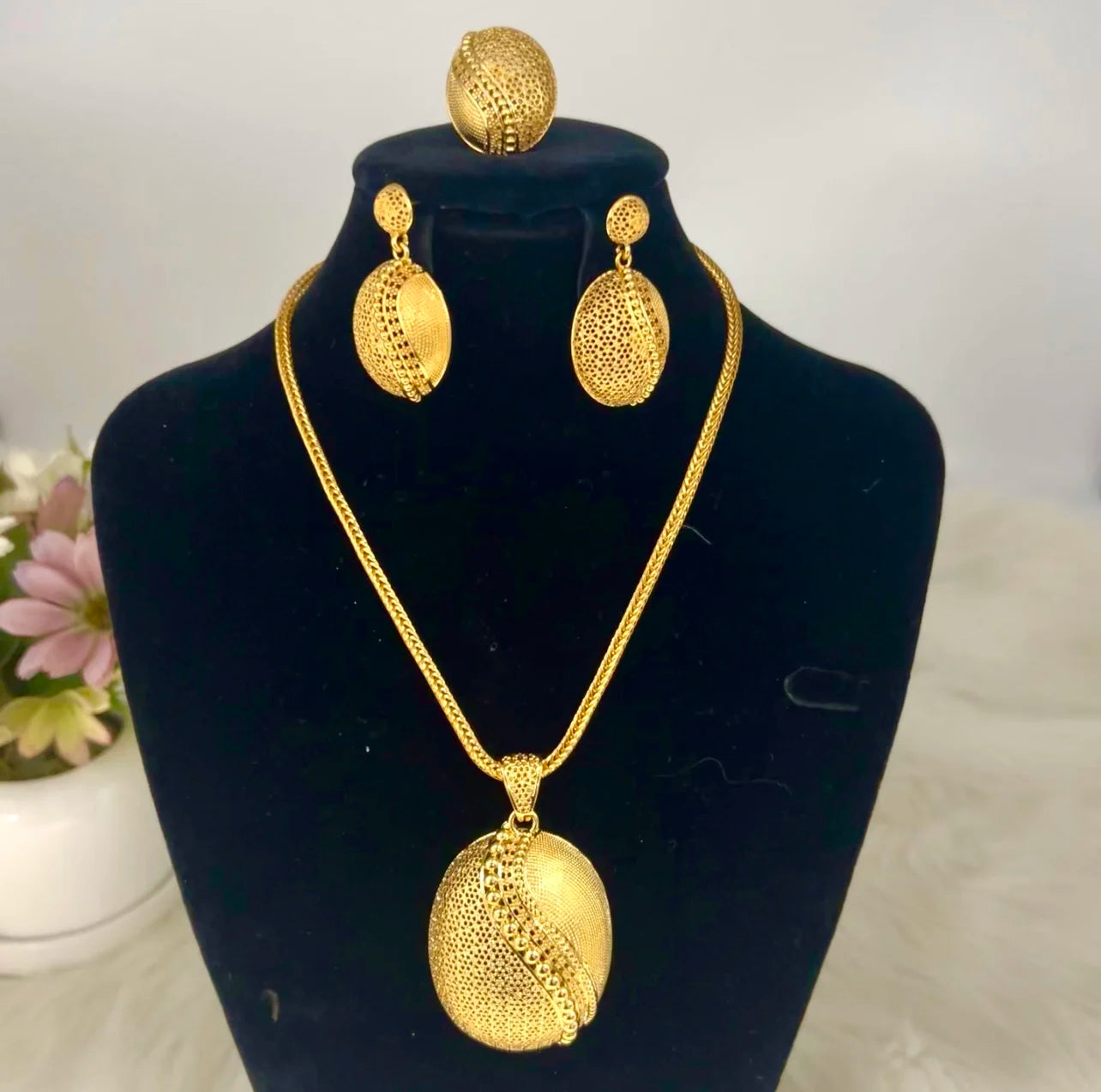 Luxury Shining Gold Color Necklace Earrings Ring Set for Women Round Water Drop Shape Jewelry Gift Party Wedding Banquet