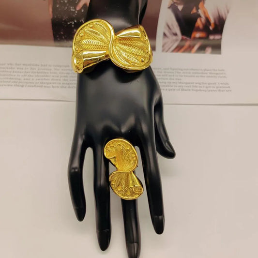 Luxury Women Bangle with Ring Set for Party 18k Gold Color Crystal Design Big Bracelet and Finger Ring 2Pcs Set for Engagement