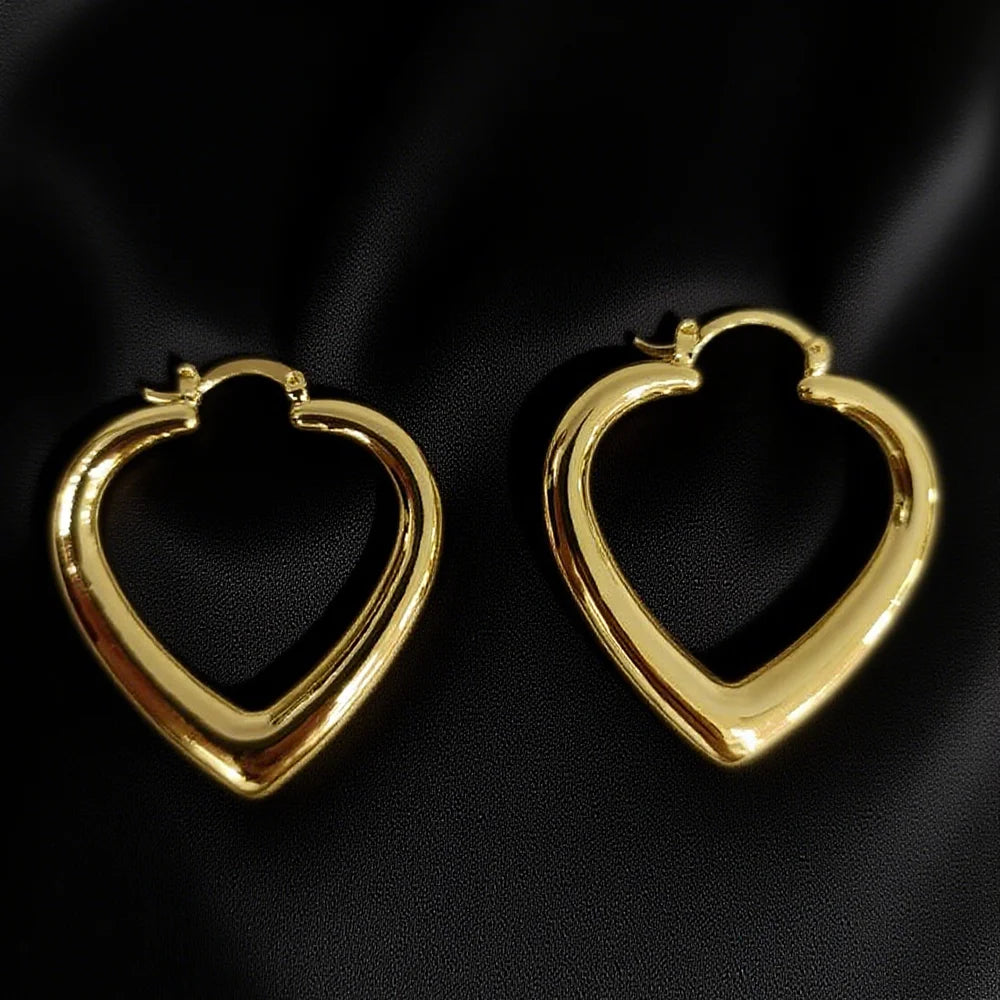Cute Love Heart Earrings for Women Fashion Gold Color Stainless Steel Earrings Heart Design Earrings Anniversary Gift