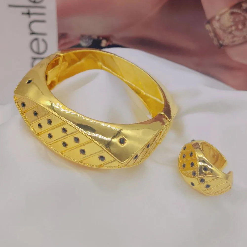 Luxury Women Bangle with Ring Set for Party 18k Gold Color Crystal Design Big Bracelet and Finger Ring 2Pcs Set for Engagement