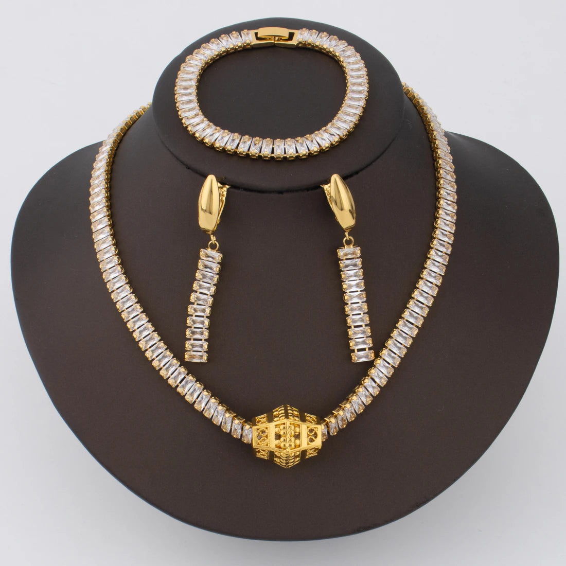 2025 Dubai New Fashion Women Jewelry Set Africa Shiny Earrings Bracelet Gold Color Necklace Gift For Party Banquet Anniversary