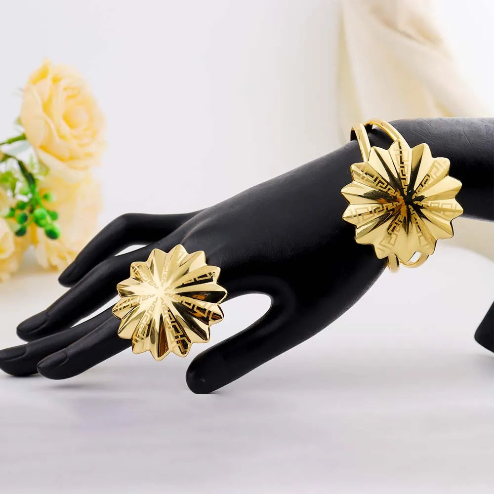 New Trendy Luxury Earrings Necklace Ring Bangle For Women Sun Shape Jewelry Sets For Wedding Party Dubai Bridal Banquet Gift