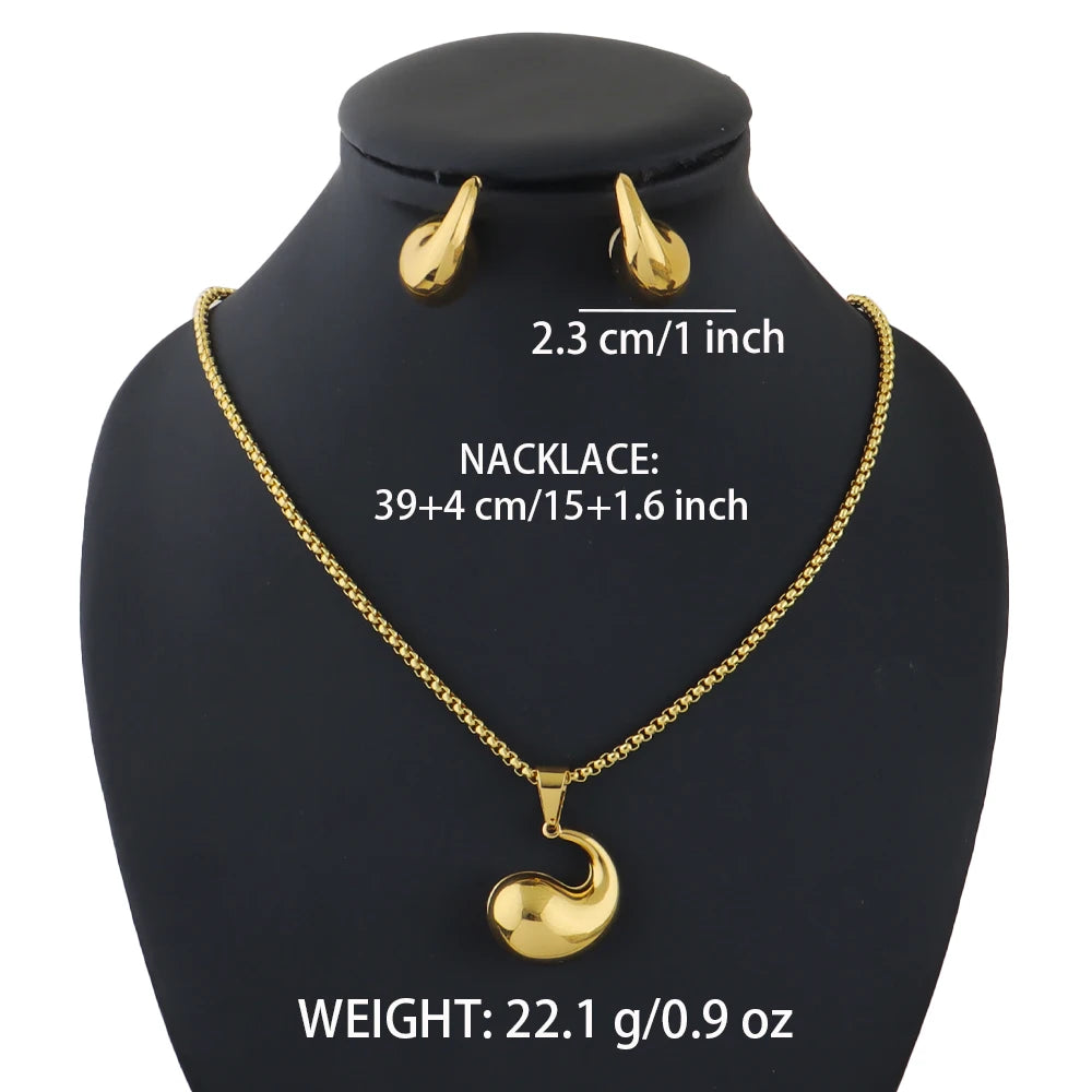 Fashionable Gold Plated Necklace And Earrings Set for Women Charms Jewelry for Women Simple Elegant Jewelry Party Wedding Gift