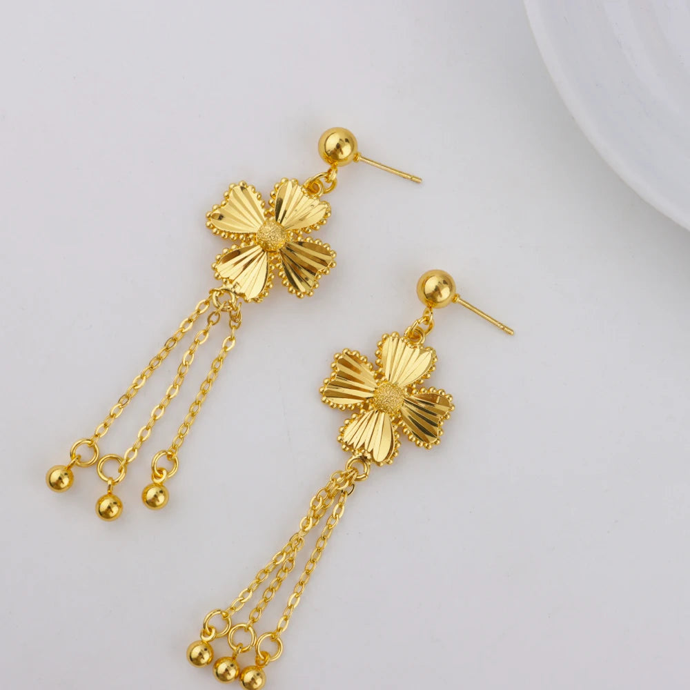 Elegant Gold-Tone Flower Jewelry Set for Women, Delicate Necklace Earrings Ring Gift for Party Wedding Daily Wear