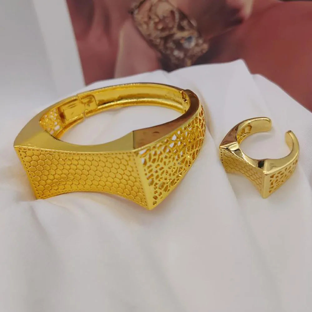 African Gold Color Bangle Ring Jewelry Set for Party Elegant Copper Alloy Hand Bracelet and Cocktail Ring Set for Engageent Gift