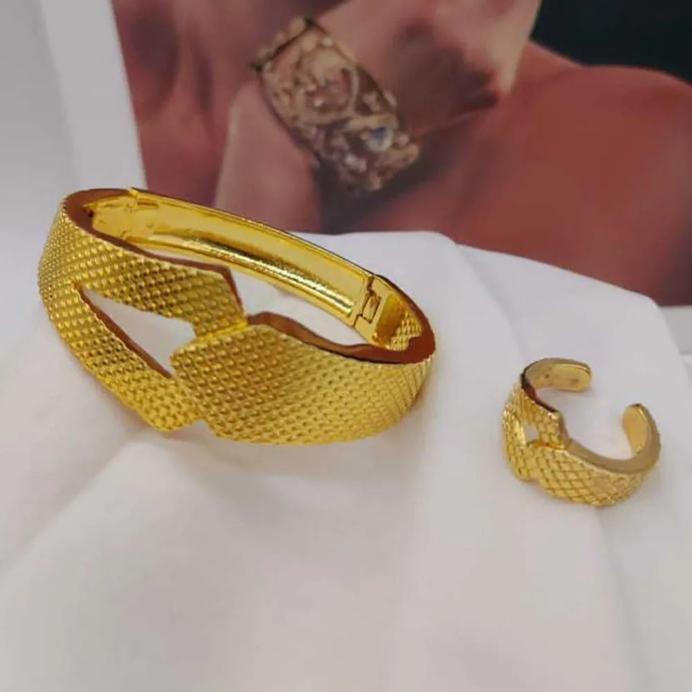 African Gold Color Bangle Ring Jewelry Set for Party Elegant Copper Alloy Hand Bracelet and Cocktail Ring Set for Engageent Gift