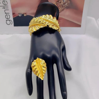 Luxury Women Bangle with Ring Set for Party 18k Gold Color Crystal Design Big Bracelet and Finger Ring 2Pcs Set for Engagement