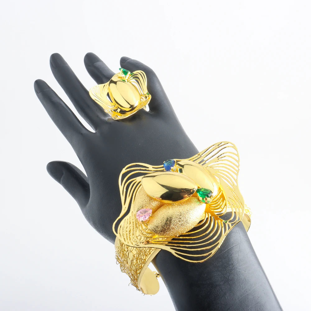 Nigeria Jewelry Hollow Surround Necklace Style Dubai Gold Plated Woman Jewelry Set Copper Material Necklace Earrings Bangle Ring