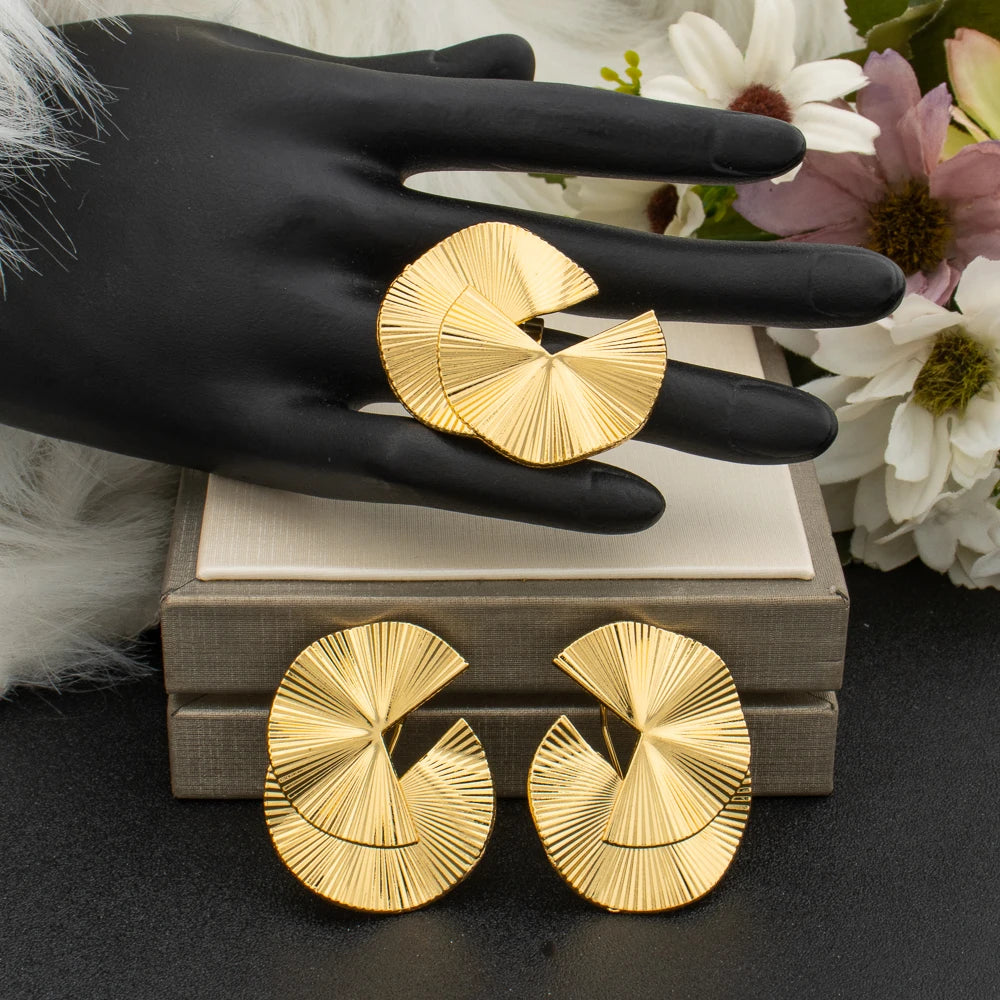 Gold Color Earrings and Finger Ring 2Pcs Set for African New Design Clip Earrings and Large Ring Set Daily Wear Bride Jewellery