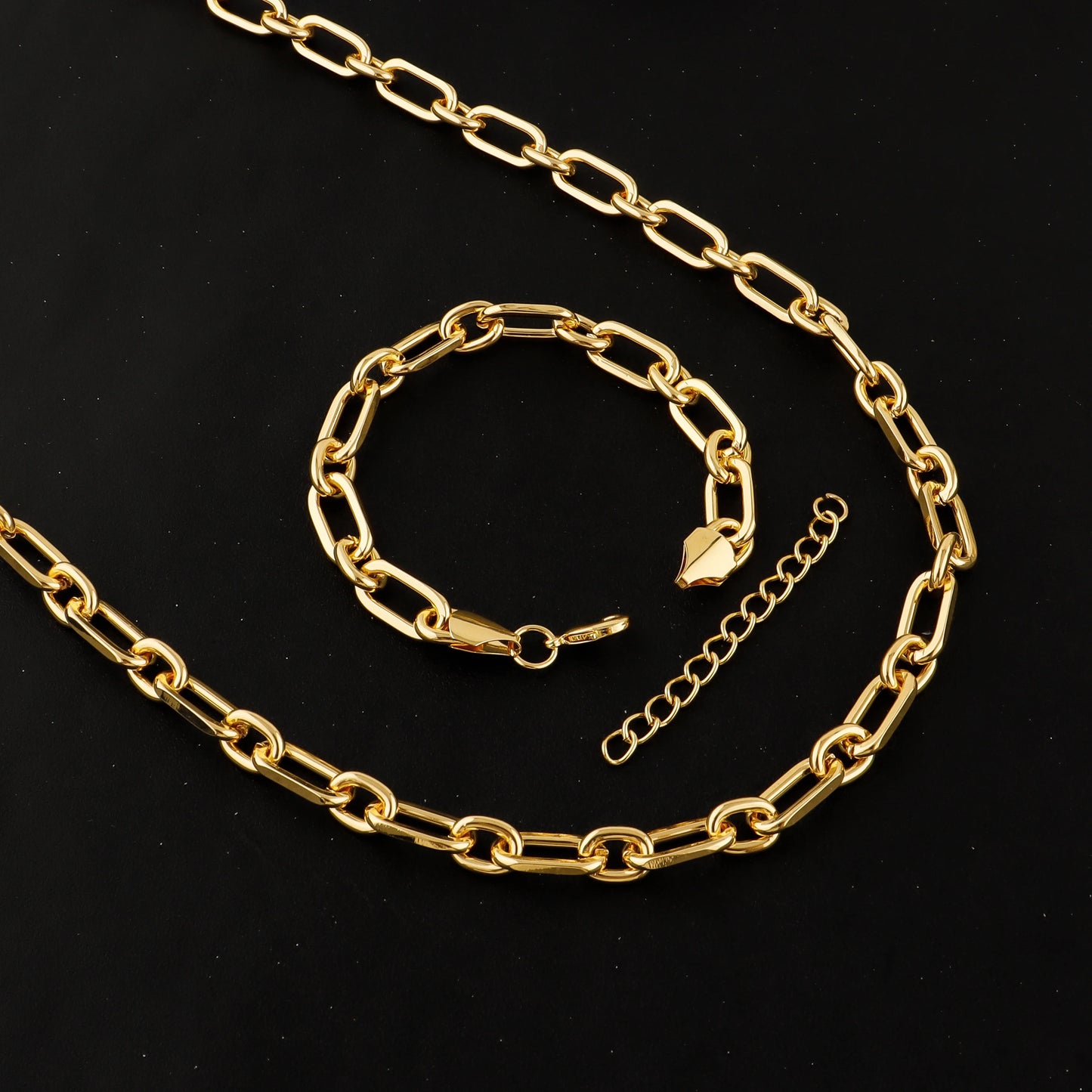 Classic Cuban Chain Set Necklace and Bracelet 2Pieces Set for Men and Women Suitable for Any Occasion