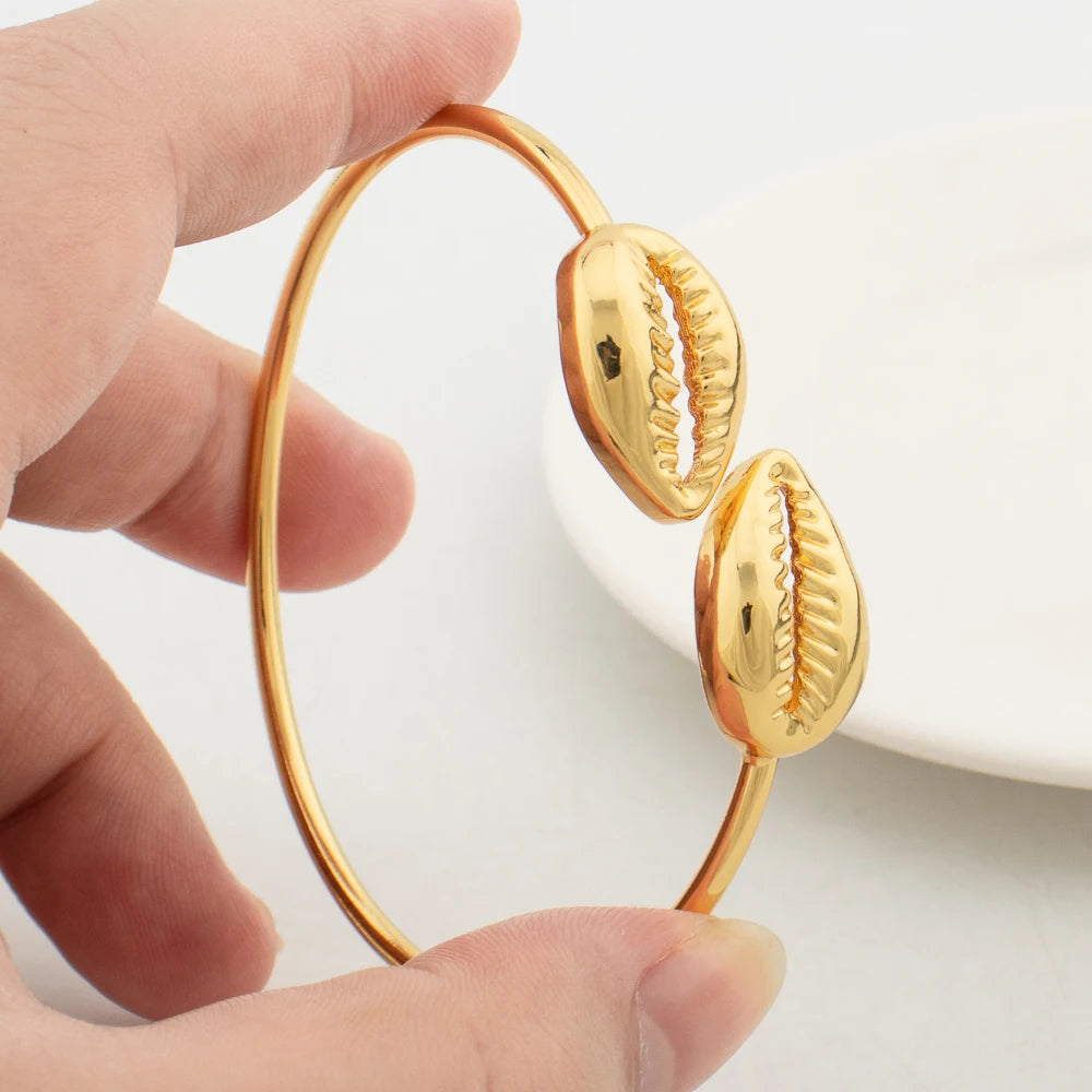 Simple Vintage Water Drop Open Cuff Bangles for Women 2025 Trend Shell Jewellery Geometric Arm Bracelet Aesthetic Jewelry Gifts