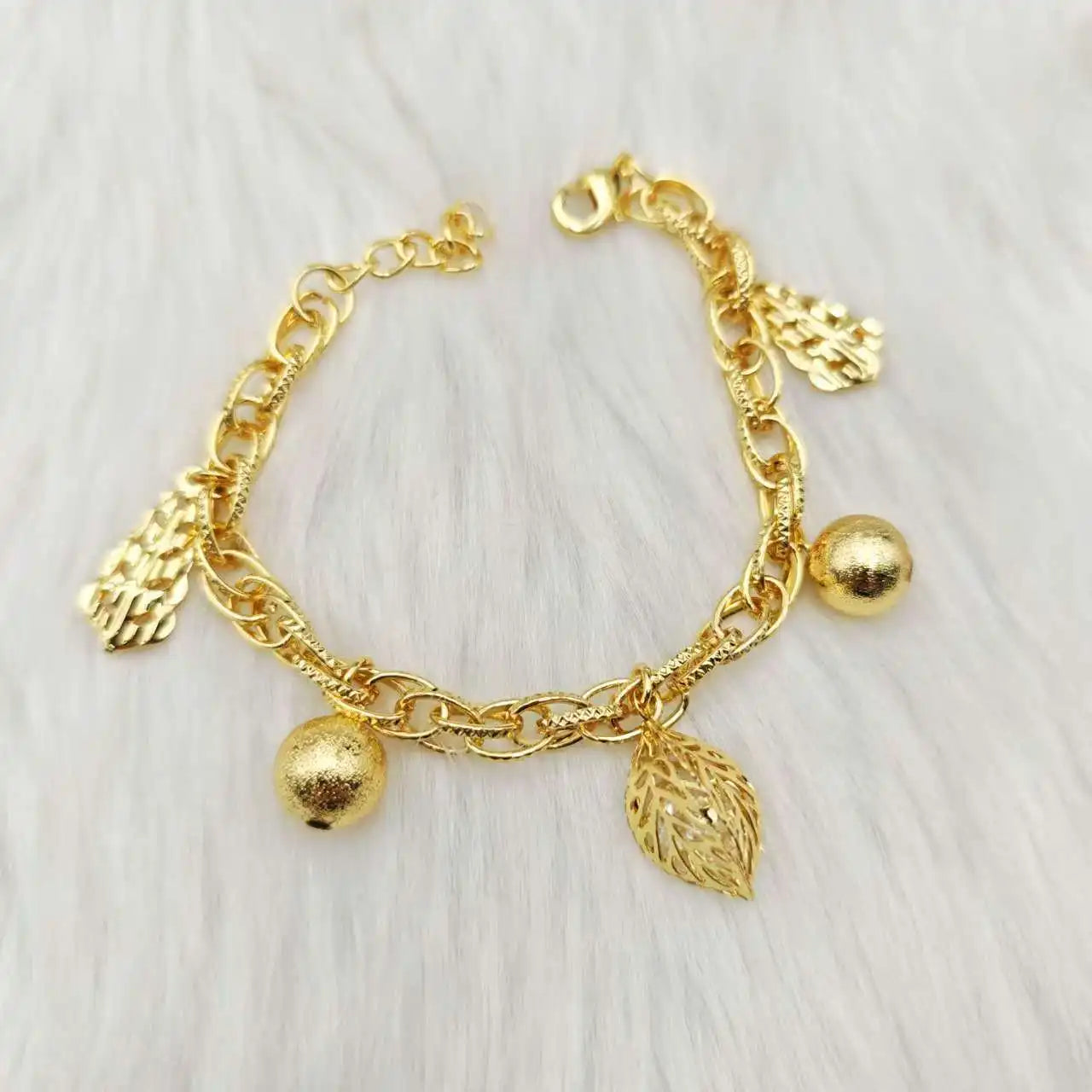 Dubai Hollow Flower-Leaf Pendant Chain Bracelet, Stainless Steel Africa Wedding Gift, Trendy Accessories for Jewelry