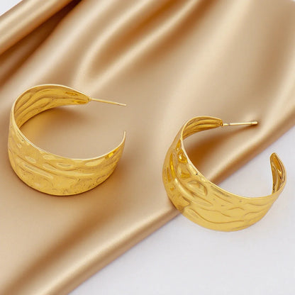 Fashion Metal Geometric Circular Hoop Earrings Classic Wrinkle Texture Design For Women C Shape Earrings Jewelry Gift