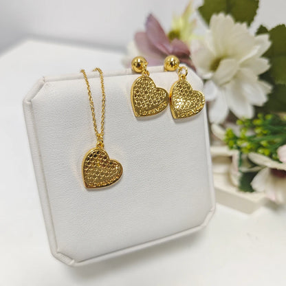 Pretty Girl Gold Color Trendy Four Jewelry Set Delicacy Earrings Clavicle Chain Set Shine Pendant Apply to Party Wedding Gift