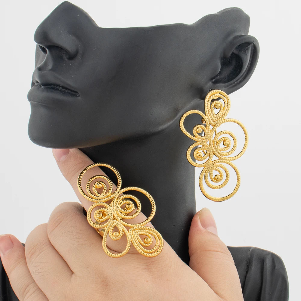 Fashion Women Jewelry Set for Party Gold Color Clip Earrings and Finger Ring 2Pcs Set Exquisite Hollow Out Earrings Ring Jewelry