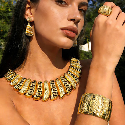 Dubai Women's Jewelry Sets Necklace Earrings Bracelet and Ring Sets Perfect for Banquets and Weddings Wholesale Free Shipping