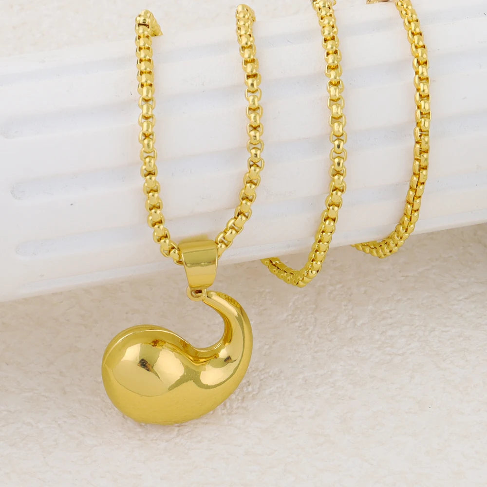 Fashionable Gold Plated Necklace And Earrings Set for Women Charms Jewelry for Women Simple Elegant Jewelry Party Wedding Gift