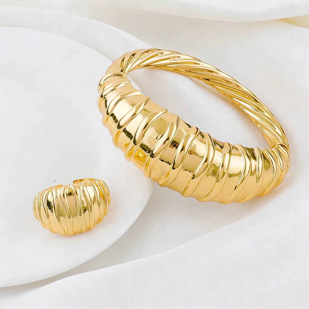Dubai Jewelry Set For Women 18K Gold Plated Luxury Necklace Earrings Bracelet And Ring Set Jewelry For Wedding Party Trending