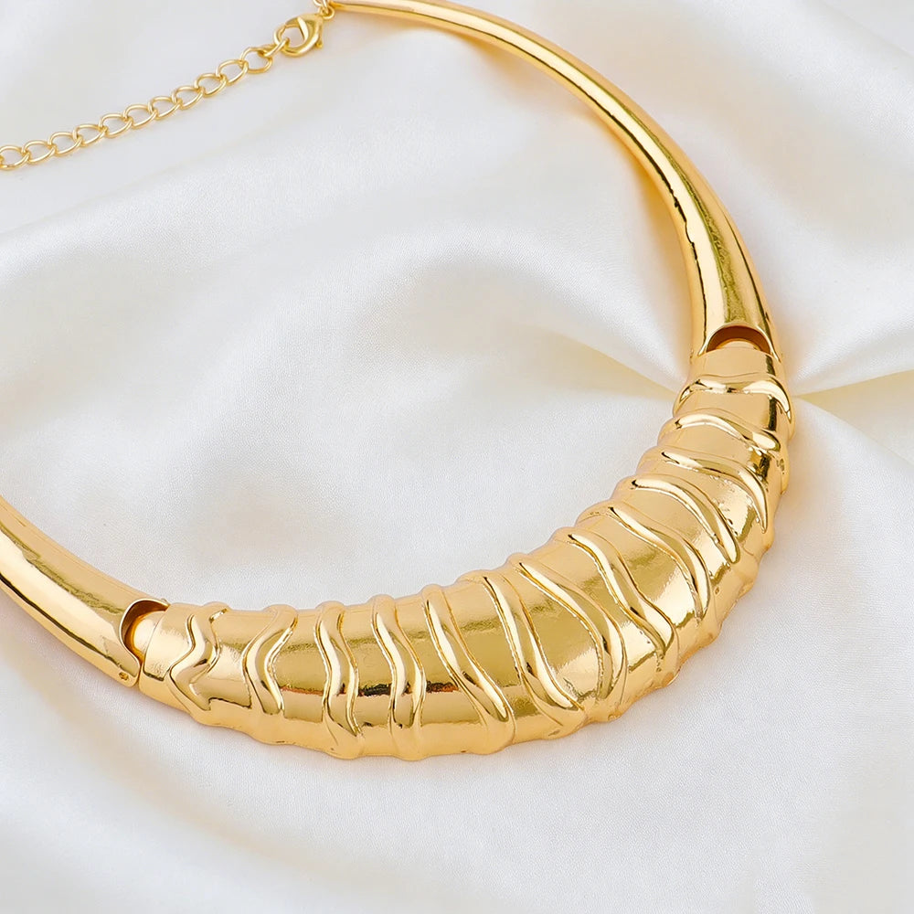 Dubai Jewelry Set For Women 18K Gold Plated Luxury Necklace Earrings Bracelet And Ring Set Jewelry For Wedding Party Trending