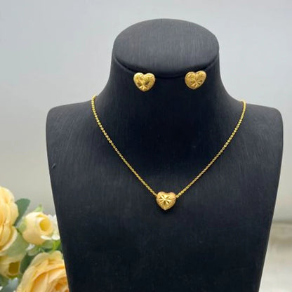 Exquisite Gold Color Jewelry Set for Party Heart Stud Earrings and Pendant Chain America Bridal Jewelry Set for Engagement Party
