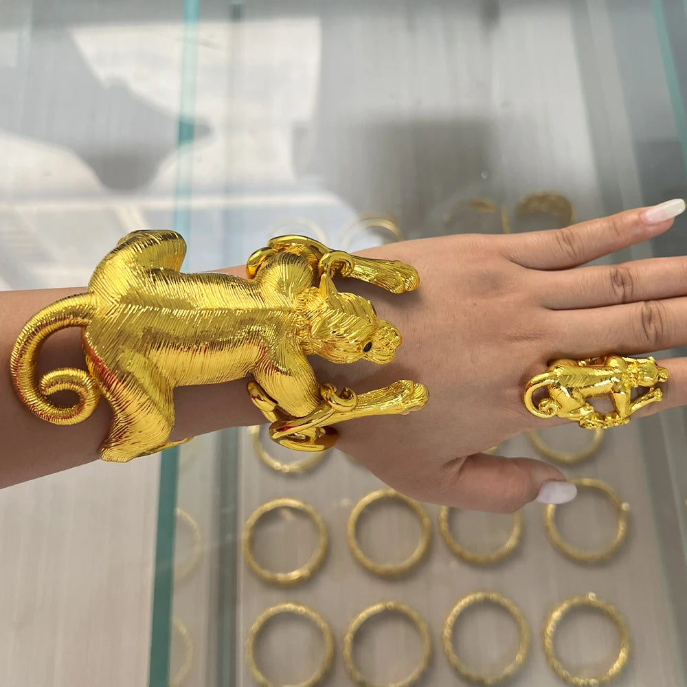 Exaggerate Leopard Bangle with Ring Jewelry Set for Women Dubai Gold Color Cuff Bangle Cocktail Ring 2Pcs Set for Weddings Gifts