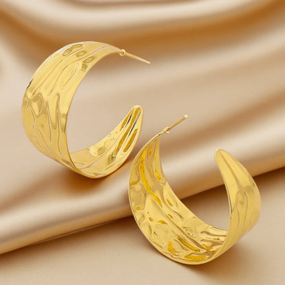 Fashion Metal Geometric Circular Hoop Earrings Classic Wrinkle Texture Design For Women C Shape Earrings Jewelry Gift