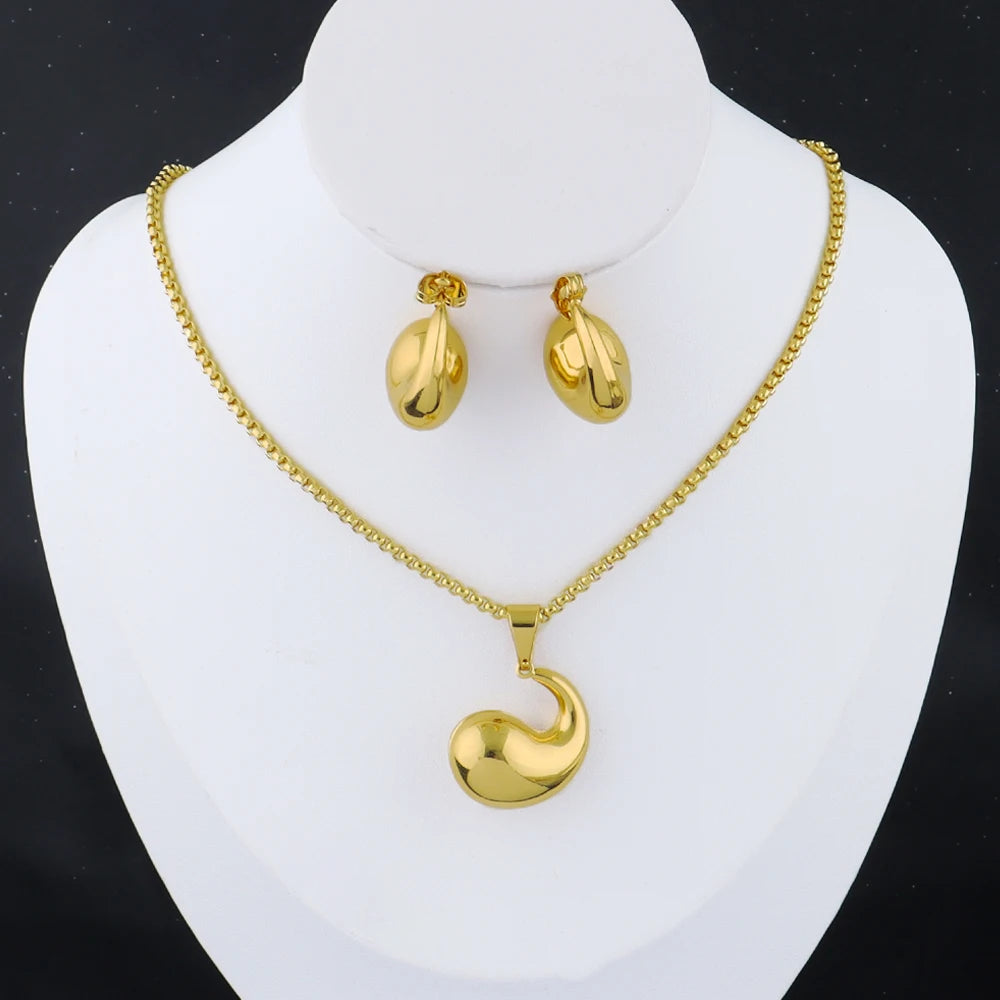 Fashionable Gold Plated Necklace And Earrings Set for Women Charms Jewelry for Women Simple Elegant Jewelry Party Wedding Gift