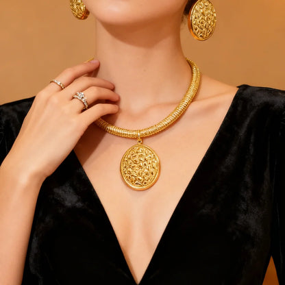 Women Dubai Gold Jewelry Set Sumptuous Wedding Necklace Pendant Premium Gold Plated Bracelet Ring Exquisite Piercing Earrings
