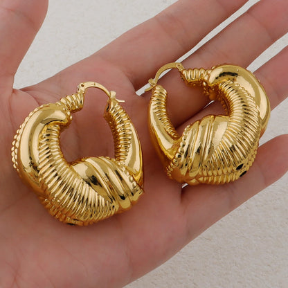 Pendientes de aro de moda Pendientes chapados en oro de 18 quilates para mujer Pendientes de círculo de cobre Accesorios de joyería Joyería punk de uso diario