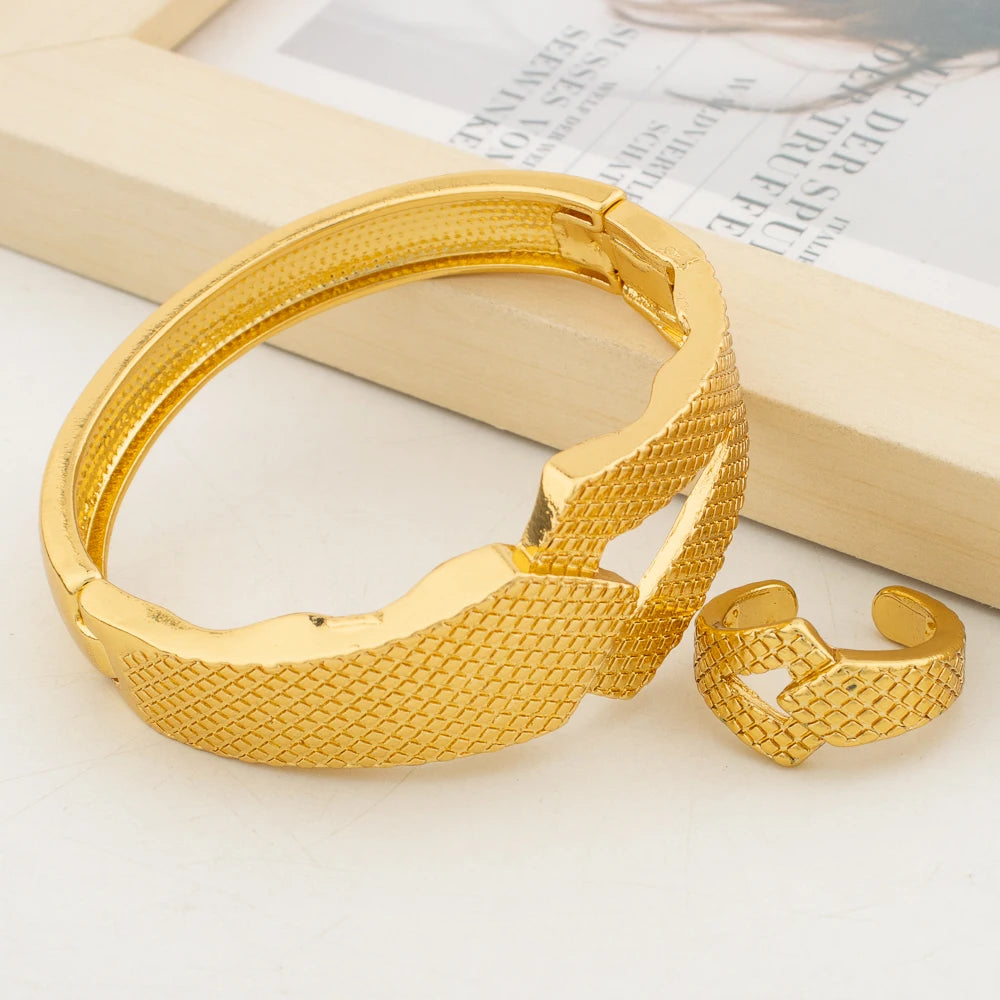 African Gold Color Bangle with Ring Jewelry Set for Party Hollow Out Design Hand Bracelet Cocktail Ring 2Pcs Set for Engagement