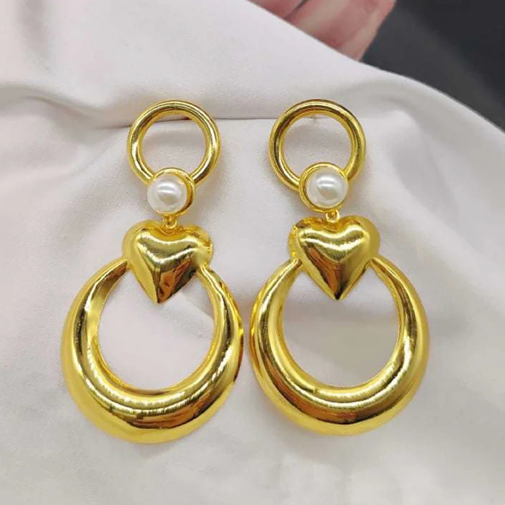 Popular Imitation Pearls Earrings Geometric Unusual Stud Earrings for Women Gold Plated Jewelry Versatile Daily Statement Bijoux