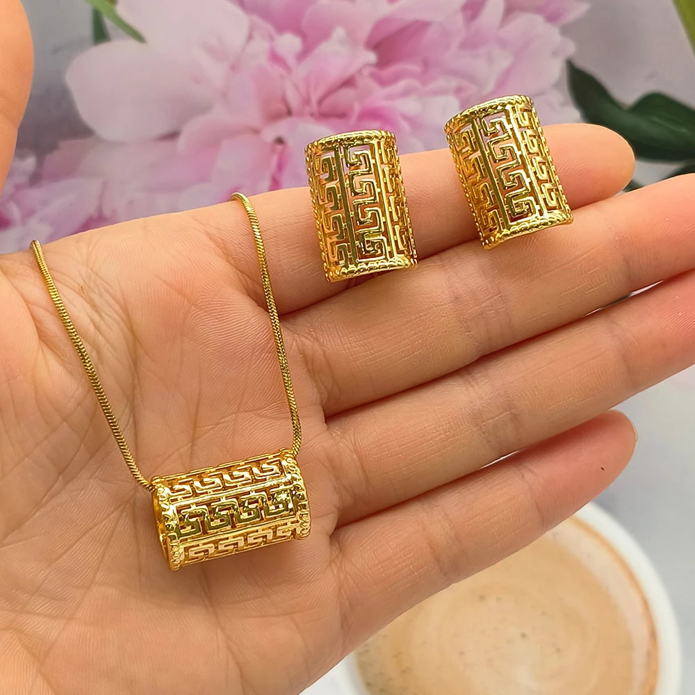 Gold Plated Copper Jewelry Set for Women Vintage Elegant Necklace and Earrings Set Clavicle Chain Romantic Jewelry Gift