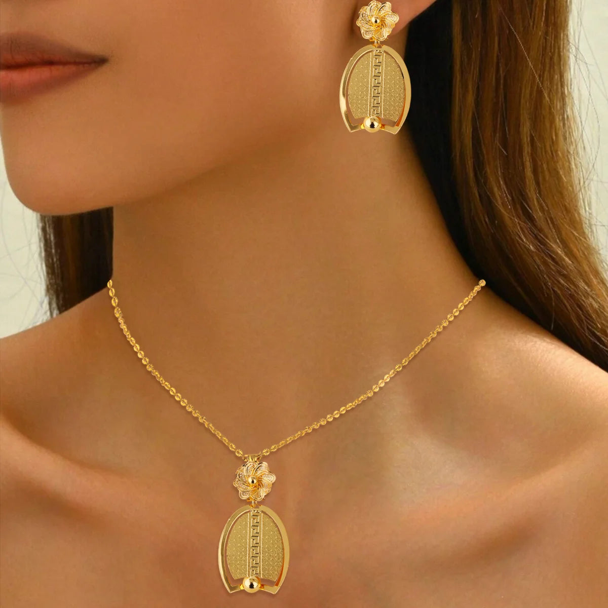 Luxury Delicate Gold Color Necklace and Earrings Set for Women France Nigeria Daily Lightweight Jewelry Gifts for Party Wedding