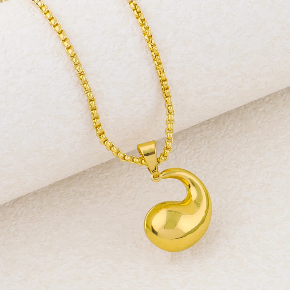 Fashionable Gold Plated Necklace And Earrings Set for Women Charms Jewelry for Women Simple Elegant Jewelry Party Wedding Gift