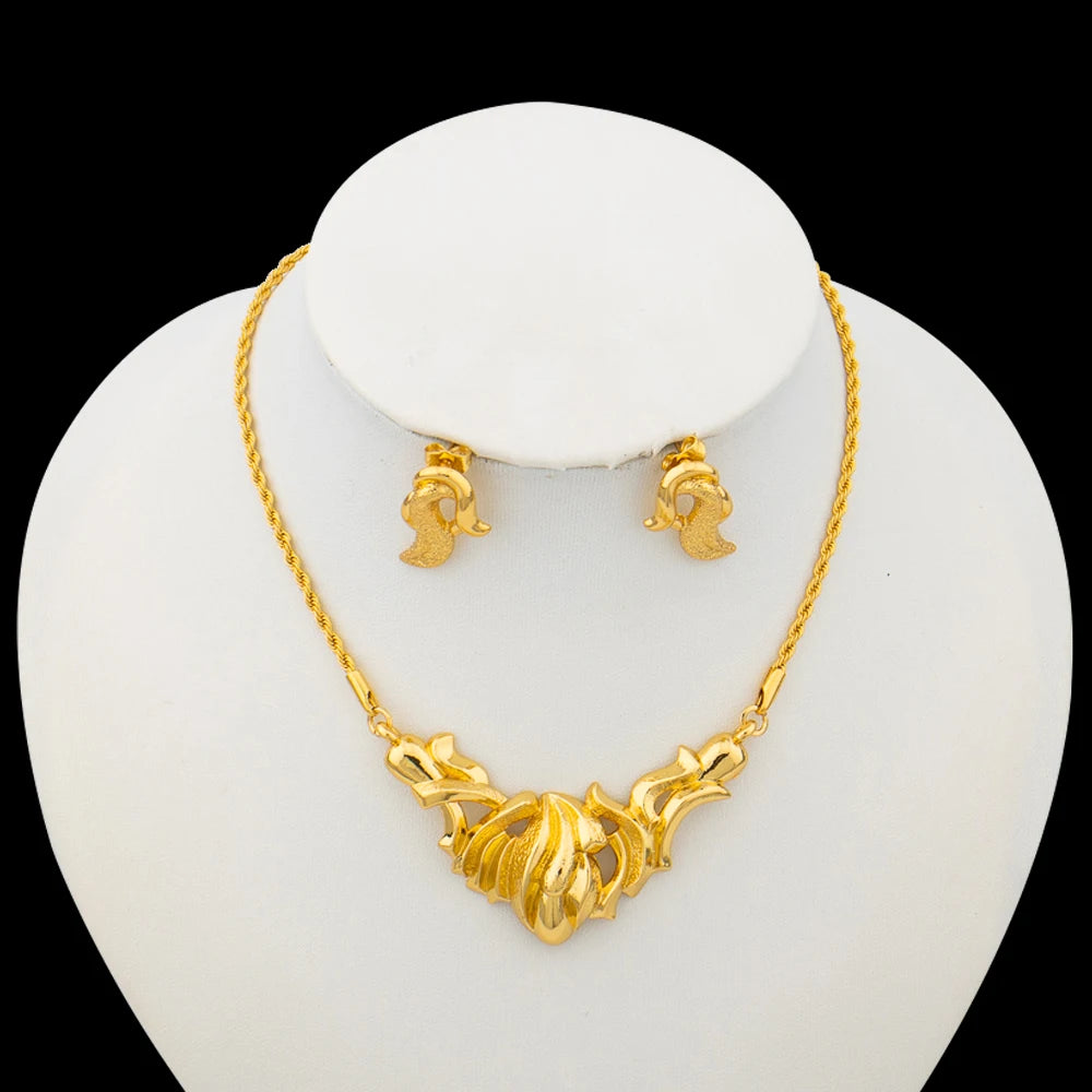 2024 Trend Golden Color Jewelry Set Clip Earrings and Pendant Necklace for African  Color Necklace Lady Elegant Gifts