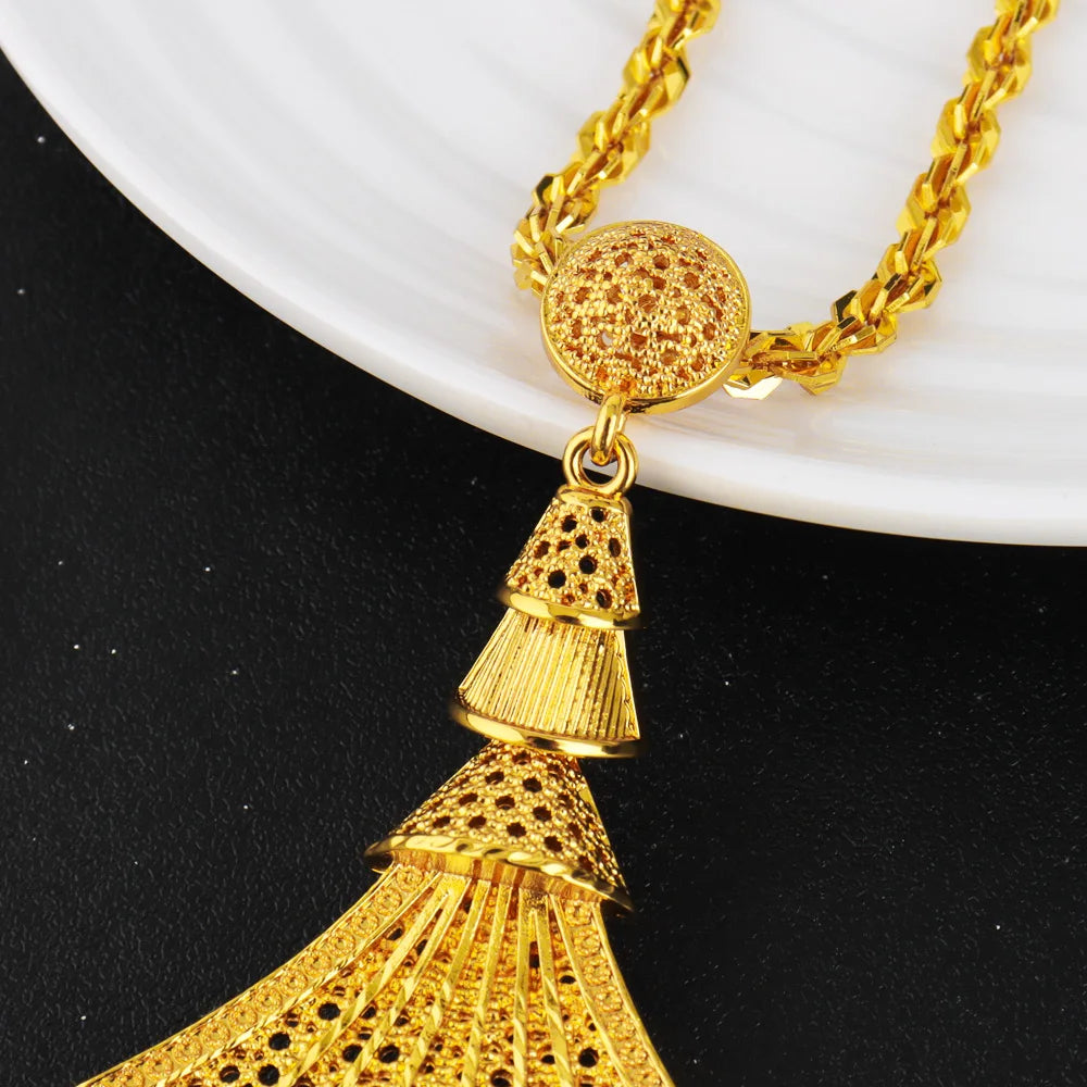 Luxury Gold-Tone Necklace Bracelet Ring Set for Women, Chic High-Sense Chain Jewelry, Elegant Party Gift Box Ready