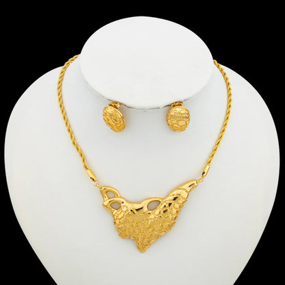 2024 Trend Golden Color Jewelry Set Clip Earrings and Pendant Necklace for African  Color Necklace Lady Elegant Gifts