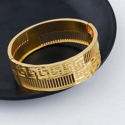 france luxury accessorie 24k gold plated earrings necklaces bracelets ring east jewelry sets dubai jewelry Exquisite gifts