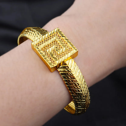 Dubai 18K Gold Color Boutique Jewelry Set Eastern Luxury Jewelry For Men And Women Daily Wear Wedding Anniversary Jewelry Gift