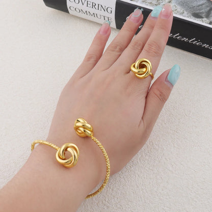 4pcs Set Classic Trendy Gold Color Circle Fried Dough Twist Necklace Earring Bracelet Ring for Women Design Sense Gifts