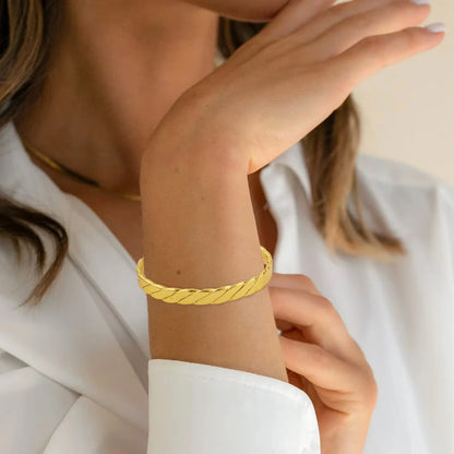Stainless Steel Gold Plated Bracelet Simple and Trendy Women's Personalized Adjustable Opening Bracelet Waterproof Jewelry