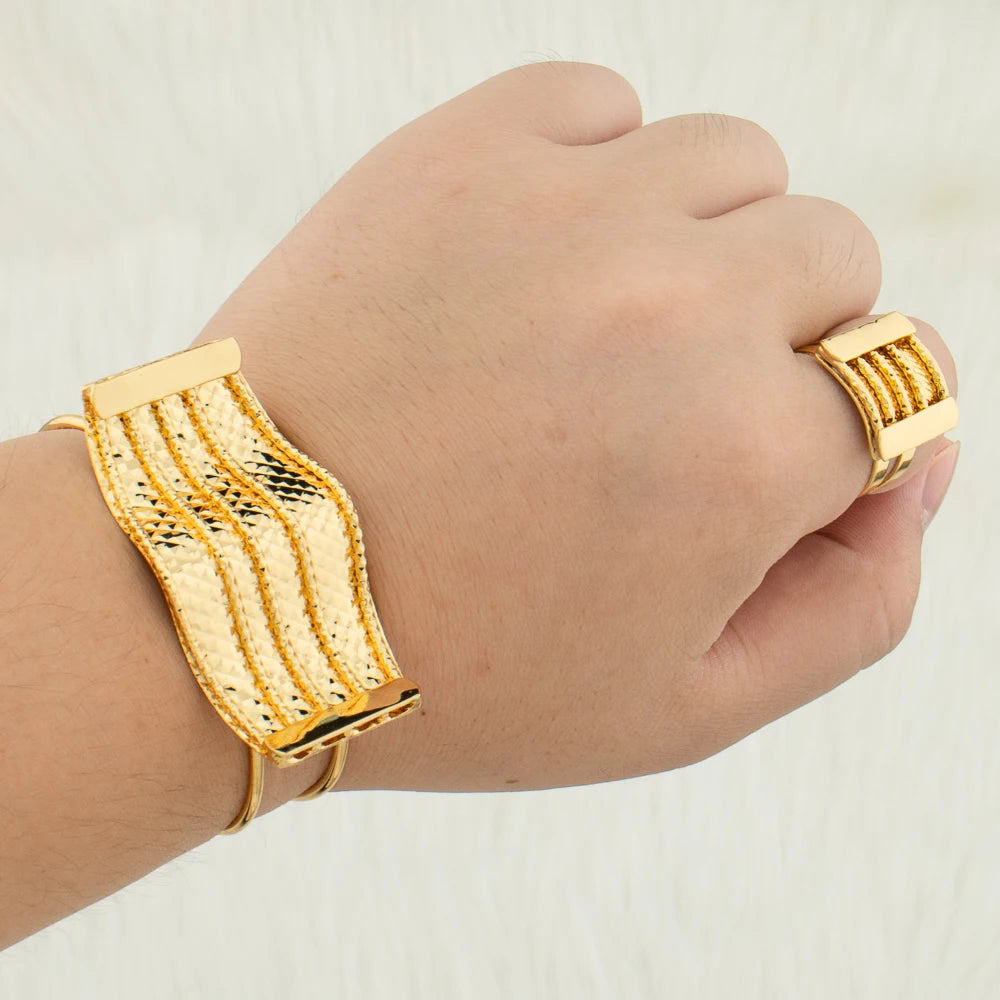 Dubai Jewelry Set Ring Bracelet Women Necklace Earrings Nigeria African New Fashion Gold Plated Bride Jewelry Wedding Party Gift