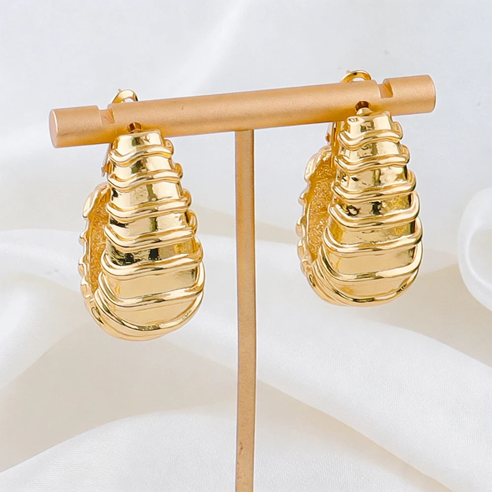 Dubai Jewelry Set For Women 18K Gold Plated Luxury Necklace Earrings Bracelet And Ring Set Jewelry For Wedding Party Trending