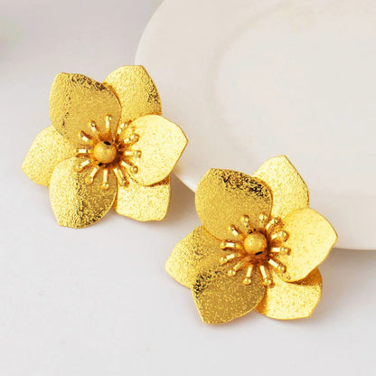 Women's Fashion Trendy Stainless Steel Flower Earrings Vintage Metal Flower Stud Earrings Carnival Party Festival Dressing Gifts