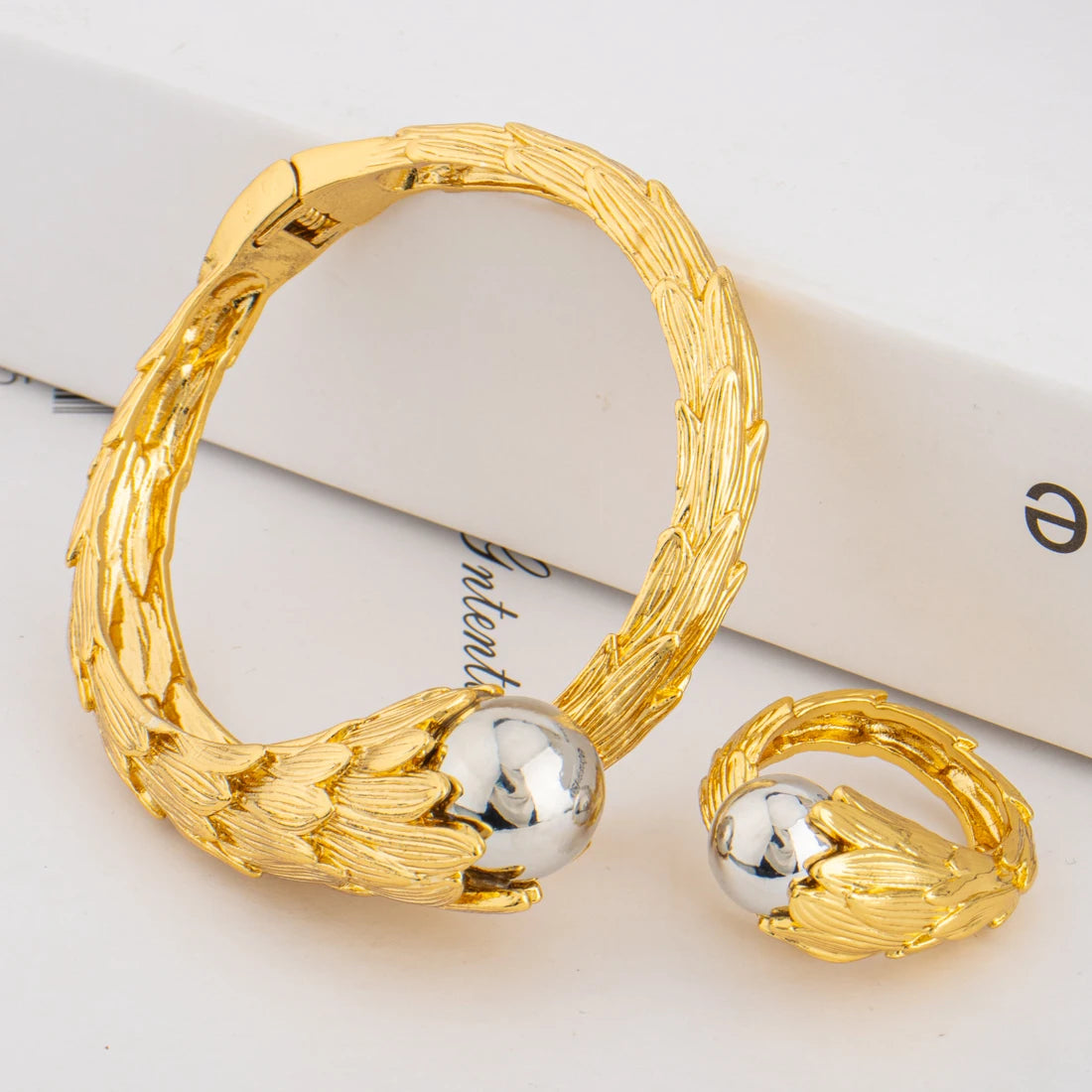 Cuff Bangle With Ring Luxury Gold Plated Bracelet Jewelry Nigerian Wedding Party Gift Dubai Hollow Out Design Bracelet