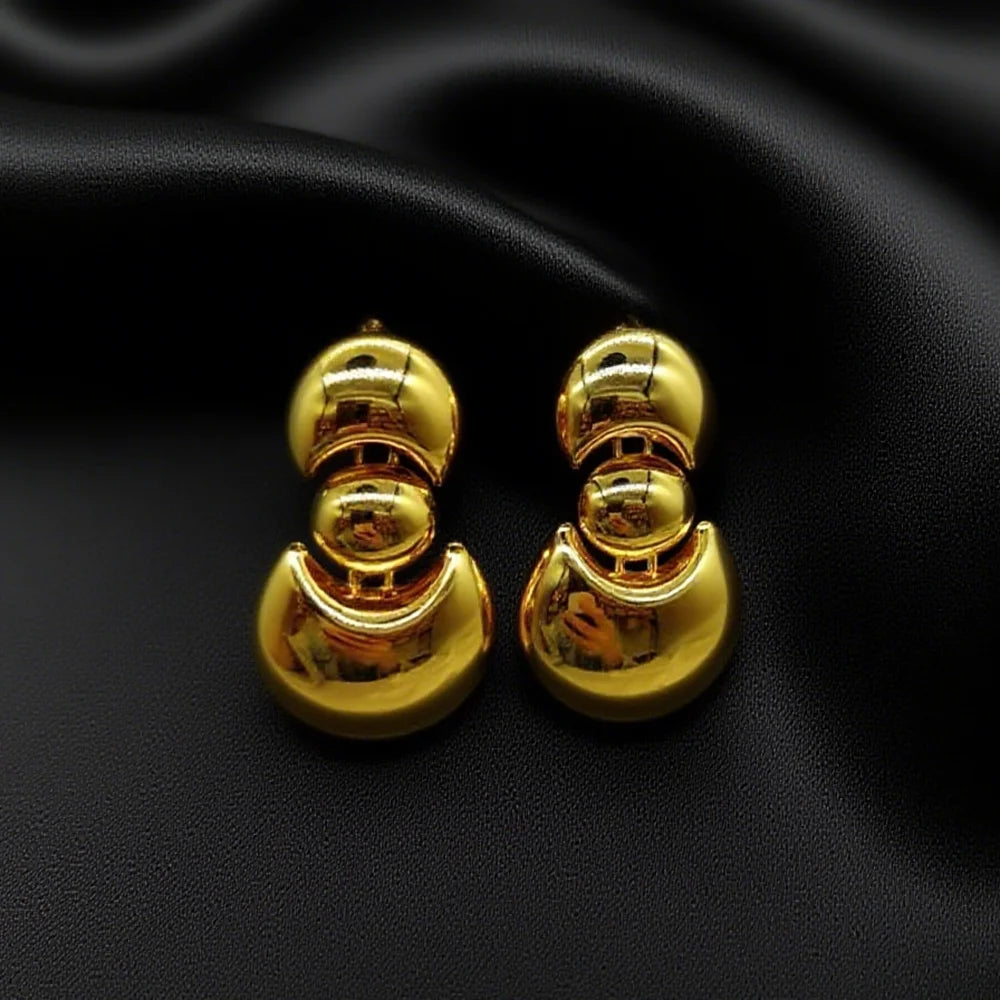 Cute Love Heart Earrings for Women Fashion Gold Color Stainless Steel Earrings Heart Design Earrings Anniversary Gift