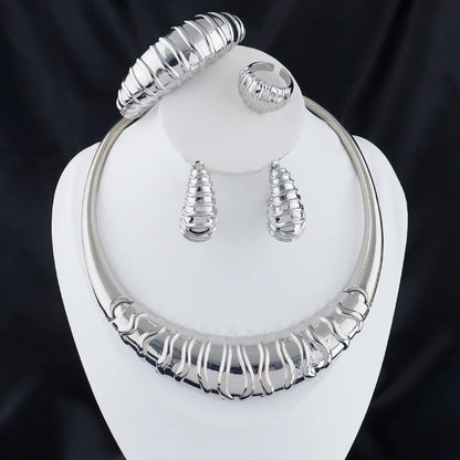 Dubai Jewelry Set For Women 18K Gold Plated Luxury Necklace Earrings Bracelet And Ring Set Jewelry For Wedding Party Trending
