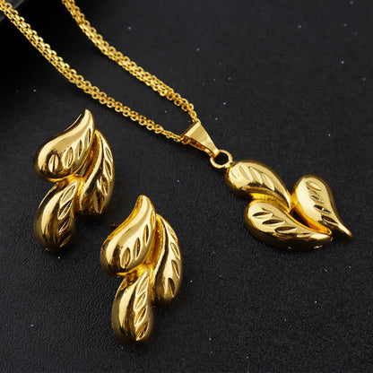 Stainless Steel Woman'Jewelry Set Heart Pendant Necklace Earrings Fashion Korean Golden Love Sets for Wedding Party Gift