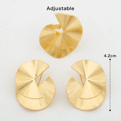 Gold Color Earrings and Finger Ring 2Pcs Set for African New Design Clip Earrings and Large Ring Set Daily Wear Bride Jewellery