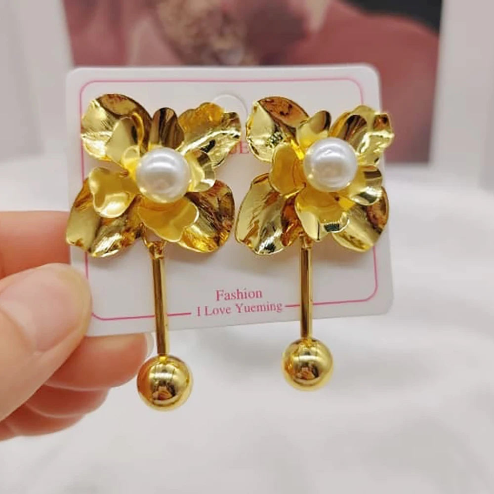 Popular Imitation Pearls Earrings Geometric Unusual Stud Earrings for Women Gold Plated Jewelry Versatile Daily Statement Bijoux